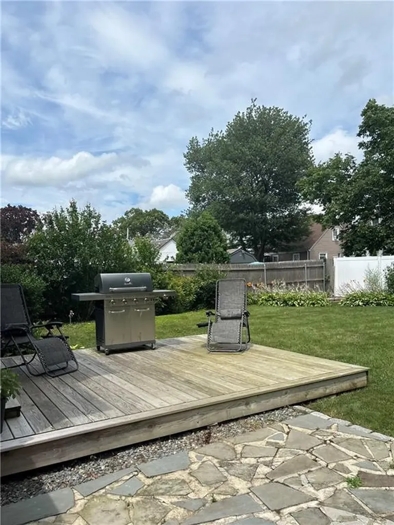173 Maplecrest Drive Pawtucket RI 02861
