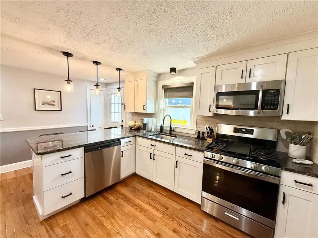 173 Maplecrest Drive Pawtucket RI 02861
