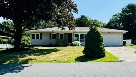 16 Tallyho Road Cumberland RI 02864