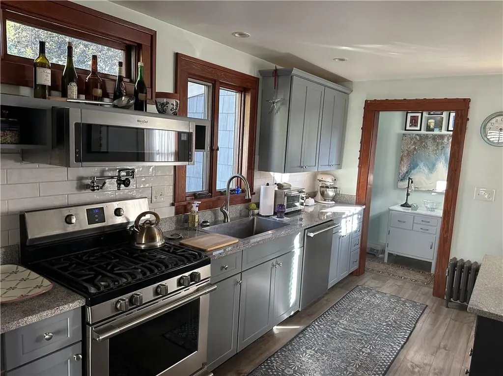 44 George Street Westerly RI 02891