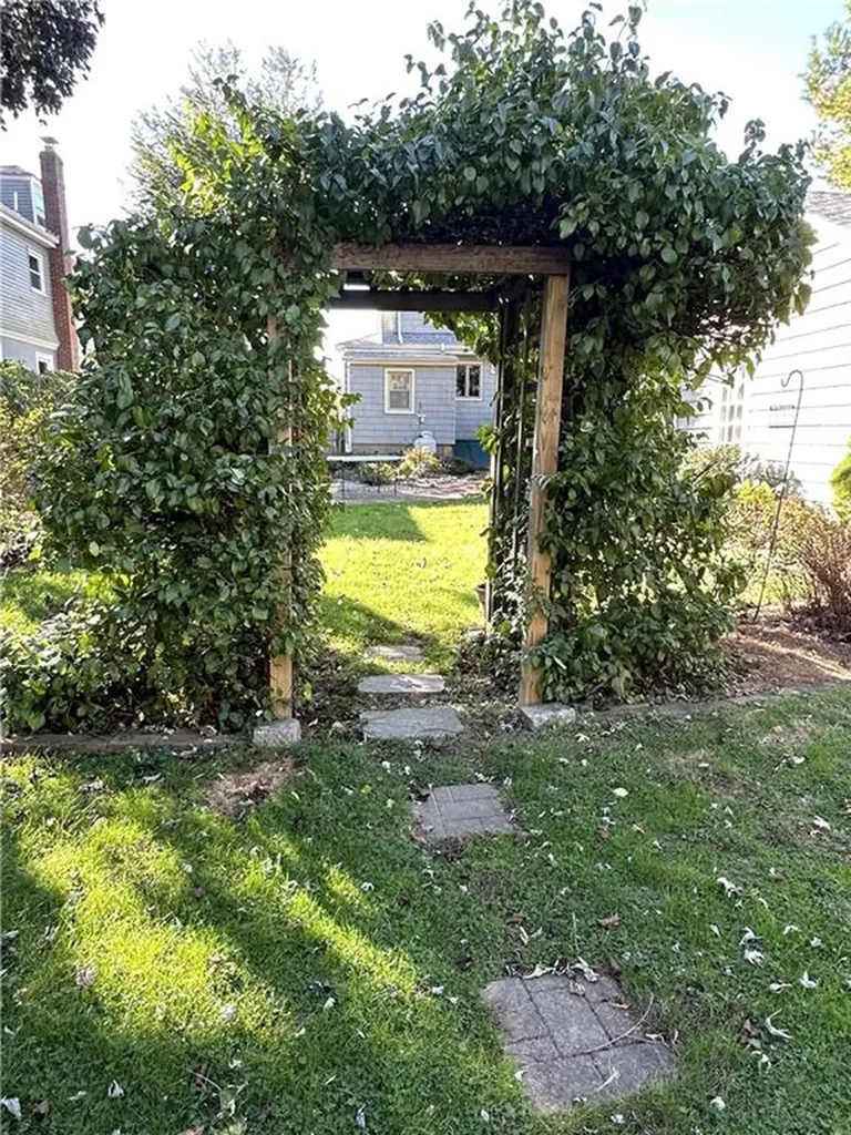 44 George Street Westerly RI 02891
