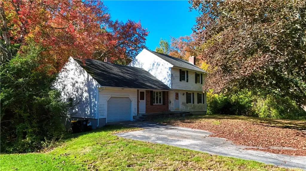 8 Sunset Drive Smithfield RI 02917