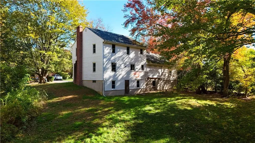 8 Sunset Drive Smithfield RI 02917