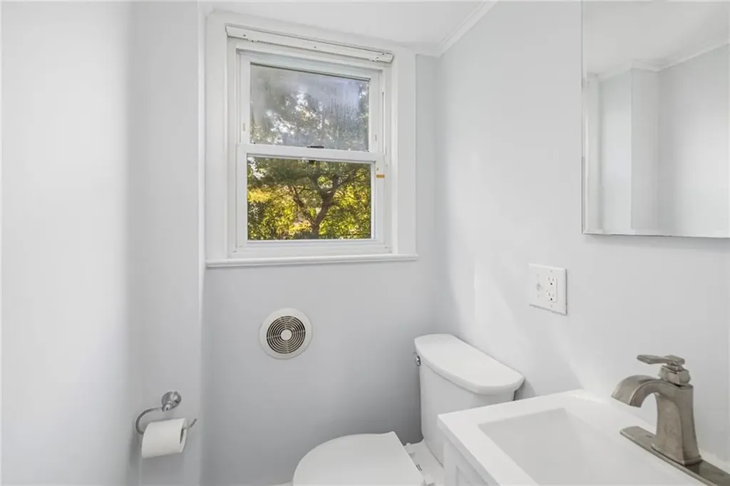 41 Spadina Avenue Warwick RI 02889