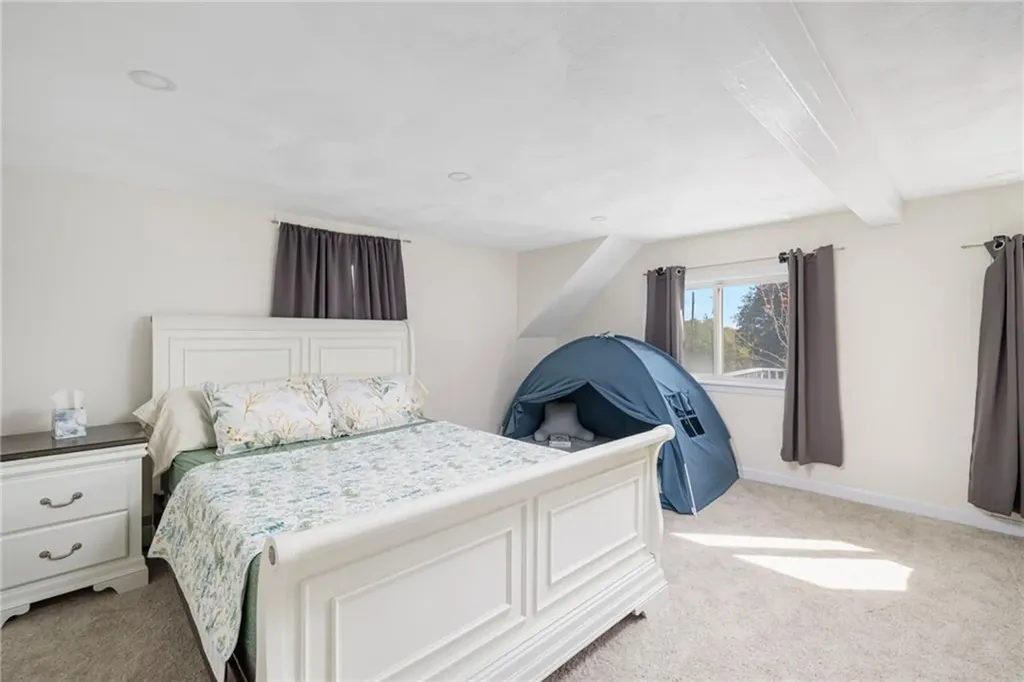 41 Spadina Avenue Warwick RI 02889