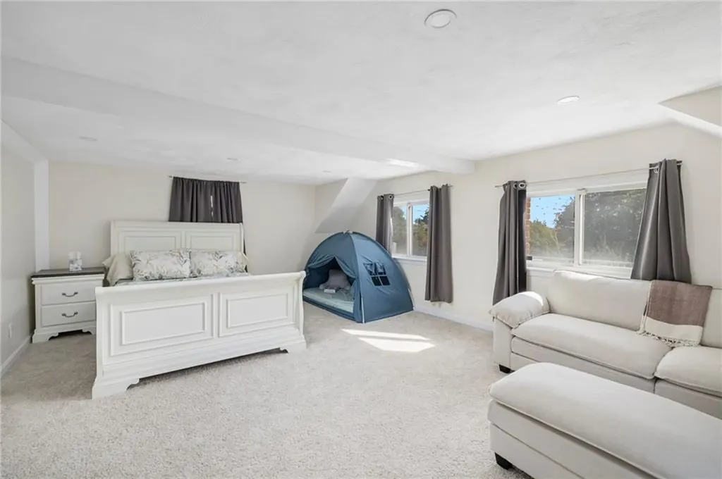 41 Spadina Avenue Warwick RI 02889