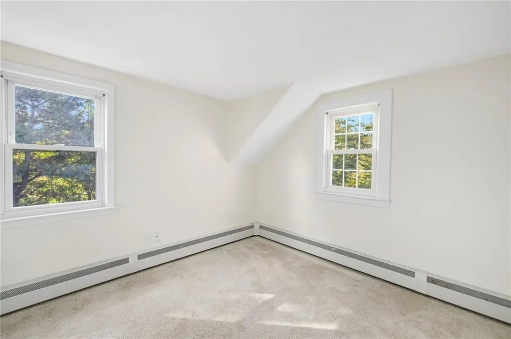 41 Spadina Avenue Warwick RI 02889