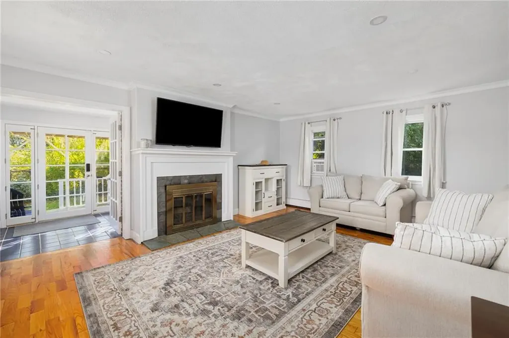 41 Spadina Avenue Warwick RI 02889