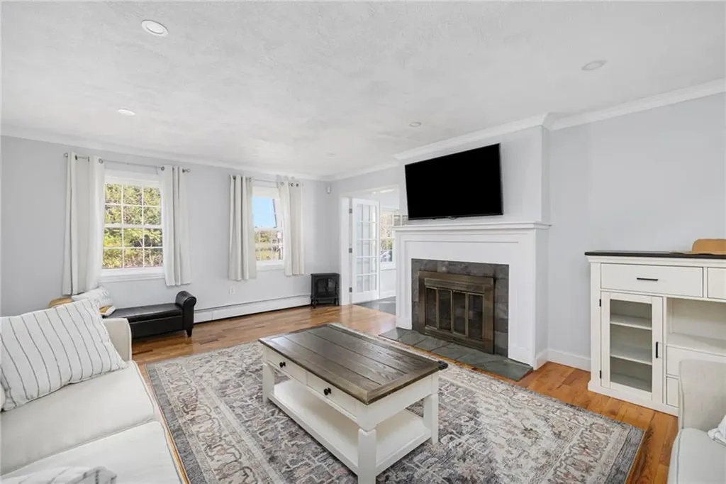 41 Spadina Avenue Warwick RI 02889