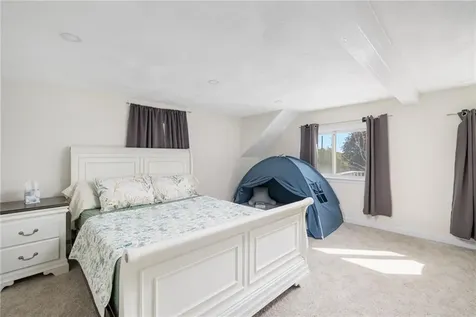 41 Spadina Avenue Warwick RI 02889