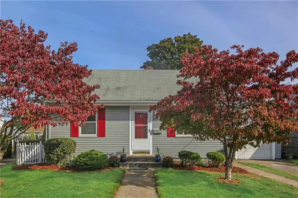 27 Ruth Street Pawtucket RI 02861