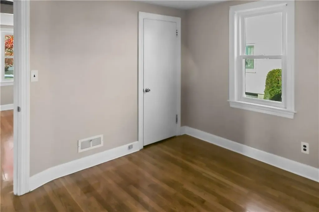 27 Ruth Street Pawtucket RI 02861