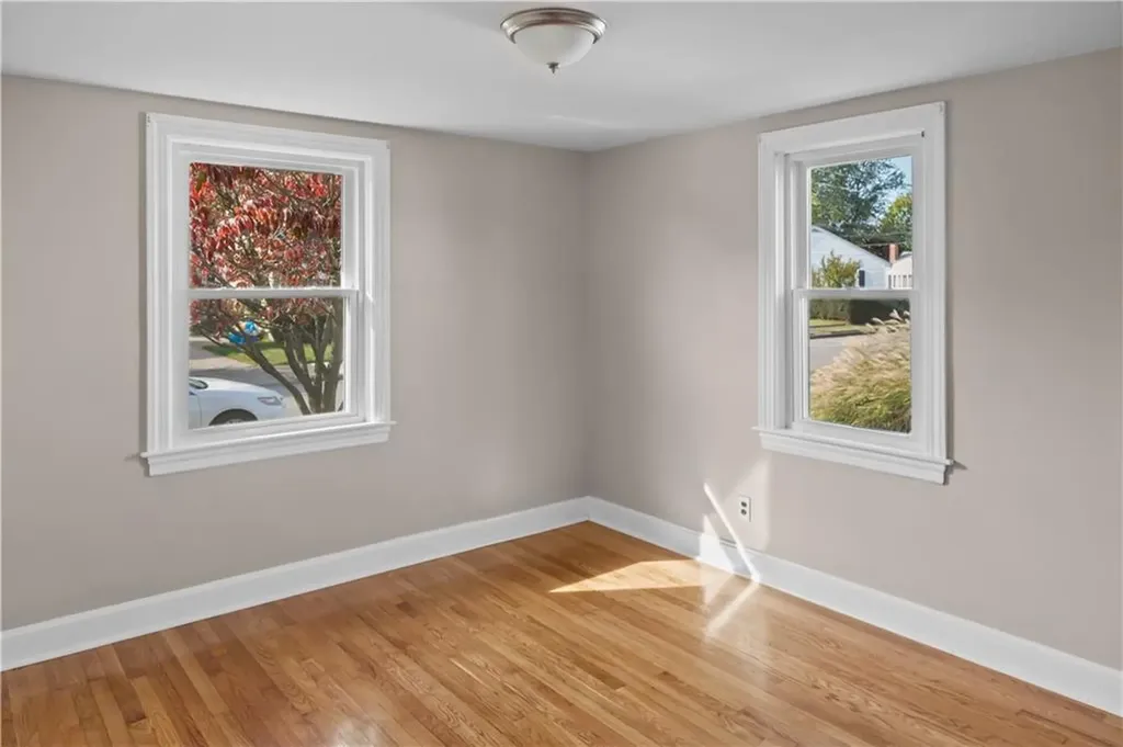 27 Ruth Street Pawtucket RI 02861