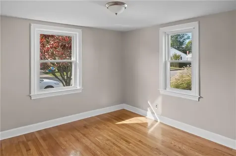 27 Ruth Street Pawtucket RI 02861