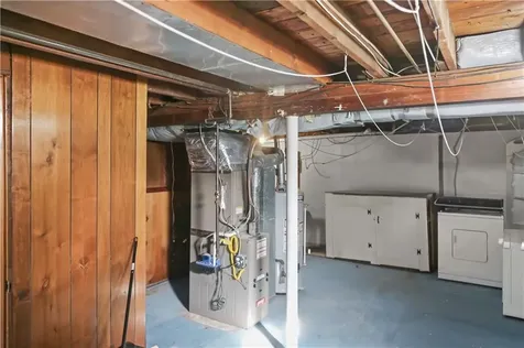 27 Ruth Street Pawtucket RI 02861