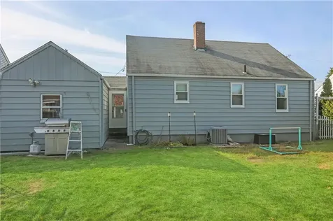 27 Ruth Street Pawtucket RI 02861