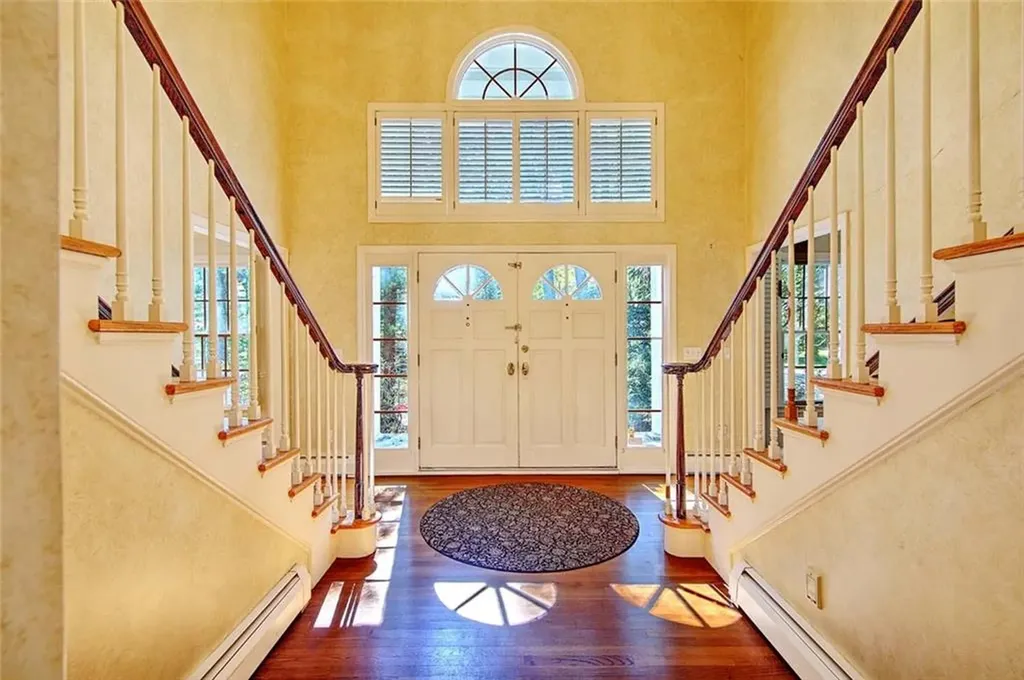 66 Dagnillo Drive Warwick RI 02818