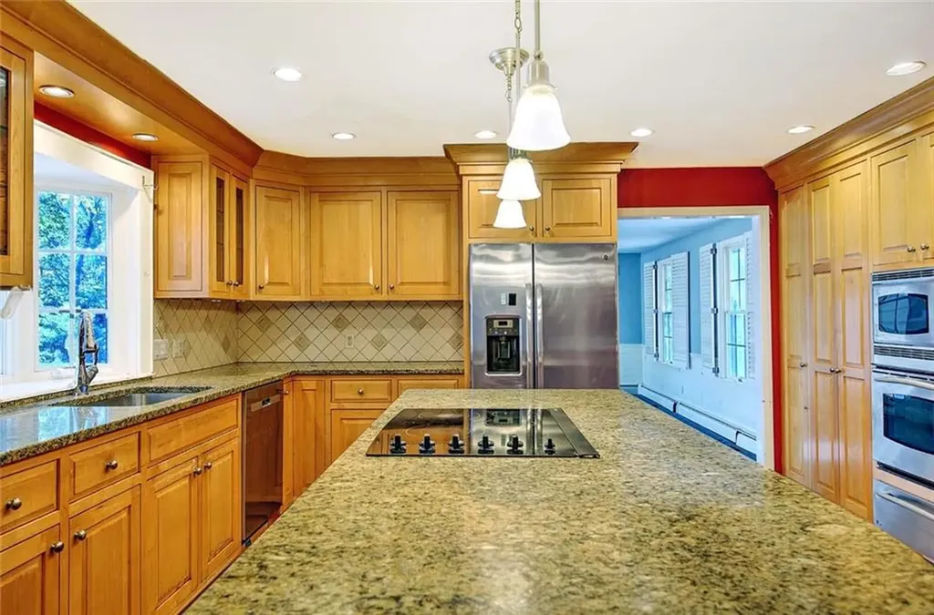 66 Dagnillo Drive Warwick RI 02818