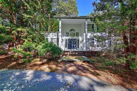 66 Dagnillo Drive Warwick RI 02818