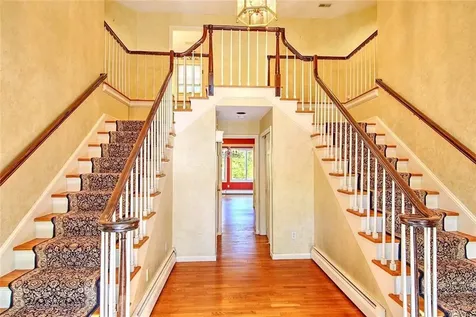 66 Dagnillo Drive Warwick RI 02818