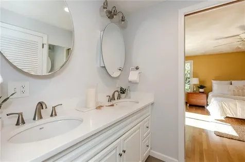 63 Duck Cove Road North Kingstown RI 02852