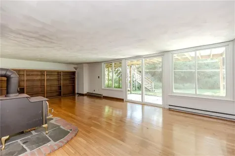 63 Duck Cove Road North Kingstown RI 02852