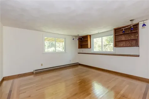 63 Duck Cove Road North Kingstown RI 02852