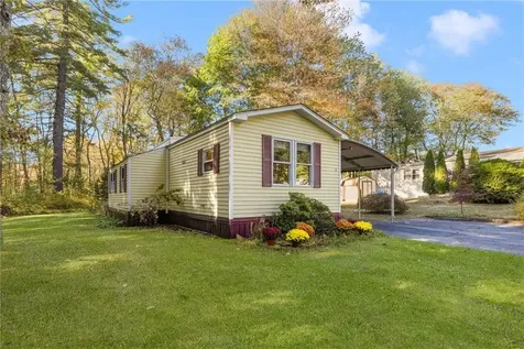 11 Nottingham Place Coventry RI 02816