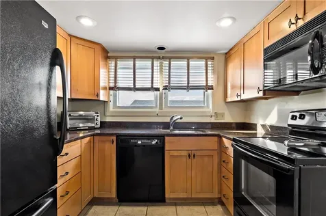 975 Matunuck Beach Road South Kingstown RI 02879