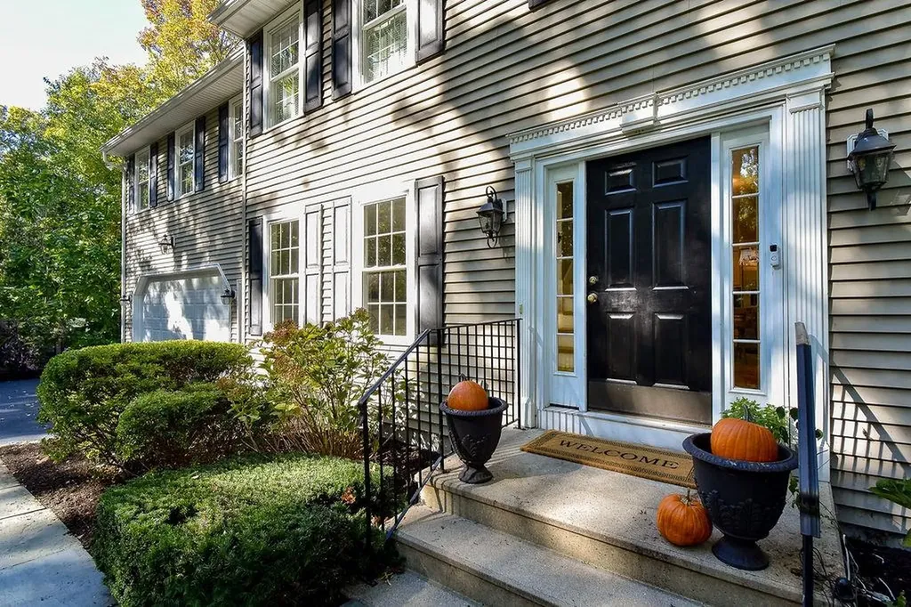 45 Country Lane Warwick RI 02886