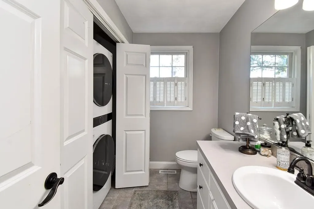 45 Country Lane Warwick RI 02886