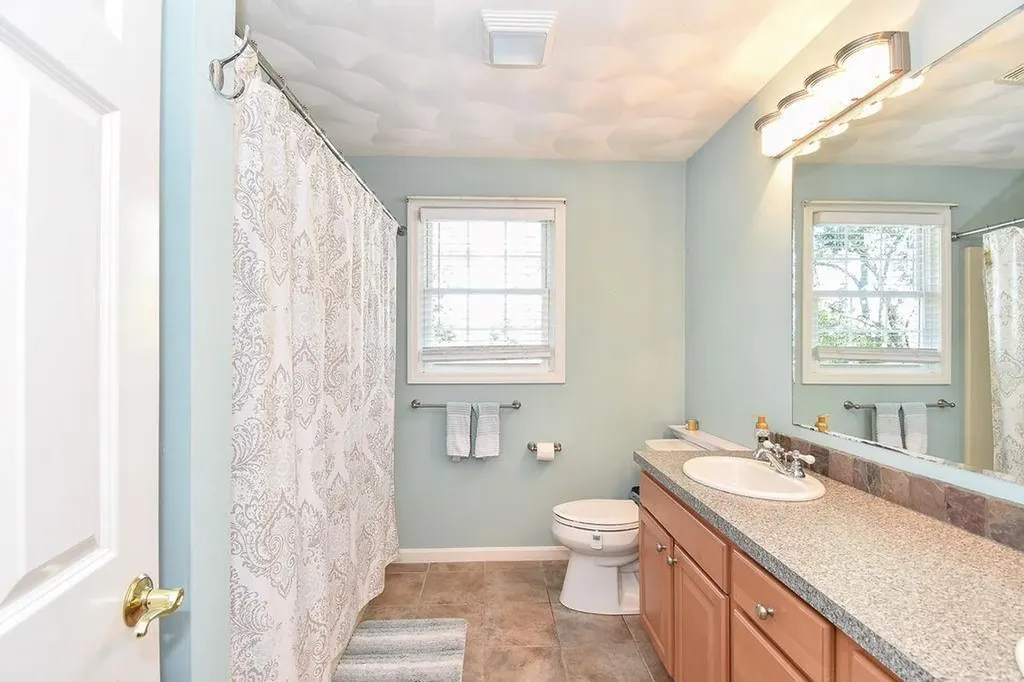 45 Country Lane Warwick RI 02886