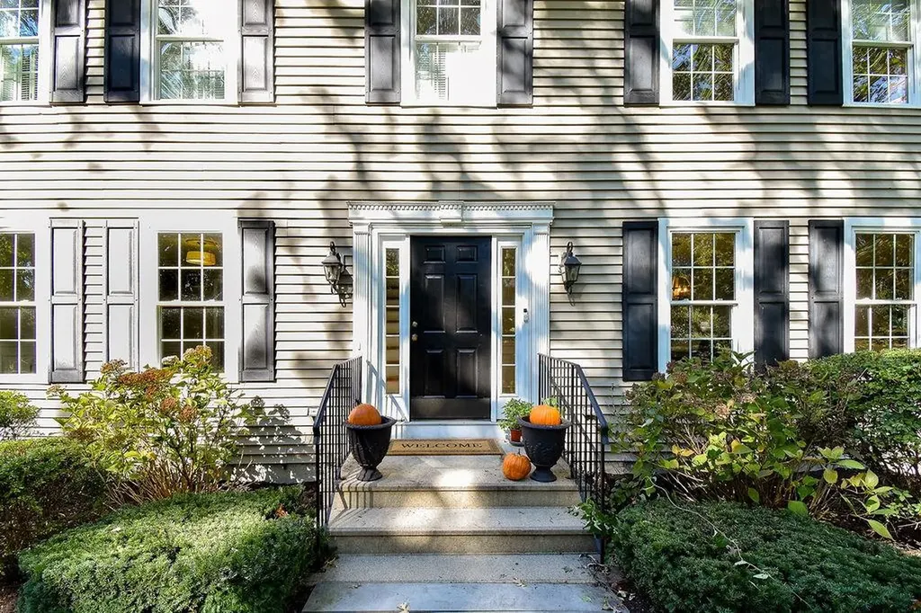 45 Country Lane Warwick RI 02886