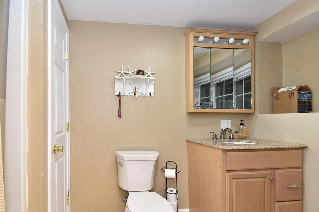 45 Country Lane Warwick RI 02886