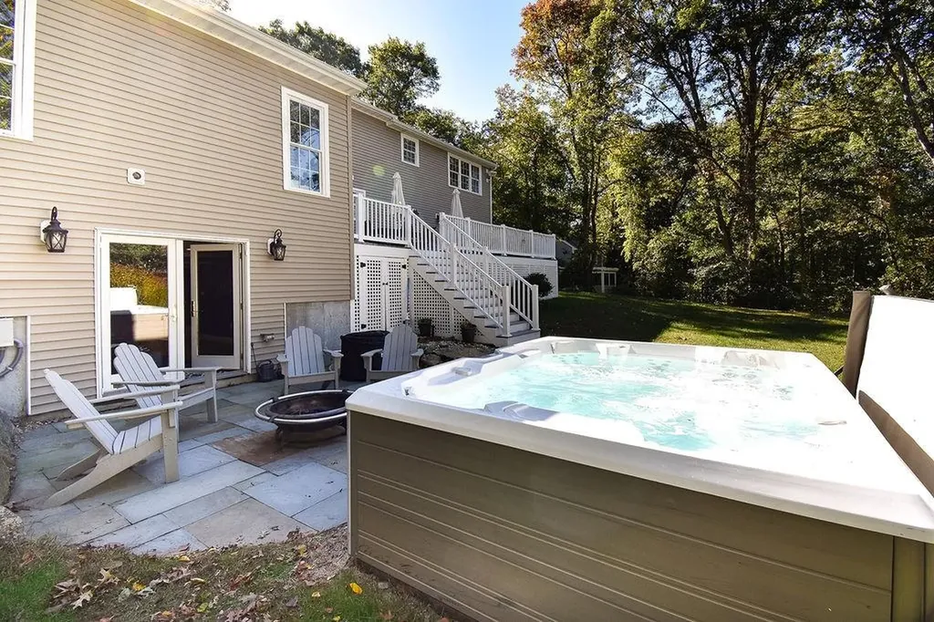 45 Country Lane Warwick RI 02886