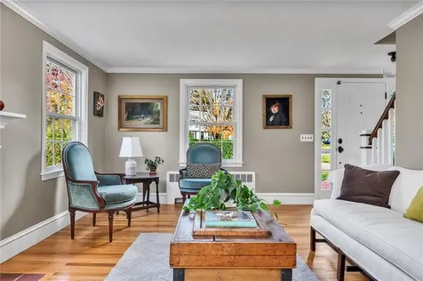 16 Highview Avenue Barrington RI 02806