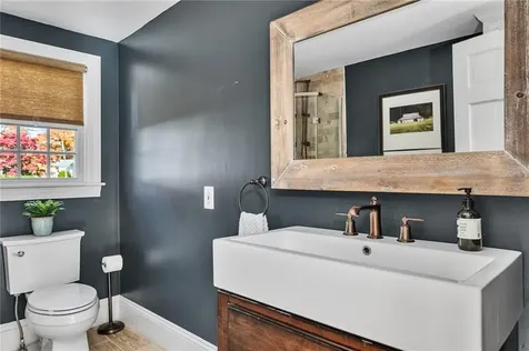 16 Highview Avenue Barrington RI 02806