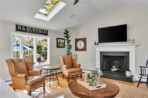 16 Highview Avenue Barrington RI 02806