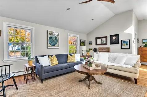 16 Highview Avenue Barrington RI 02806