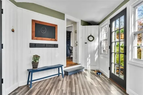 16 Highview Avenue Barrington RI 02806