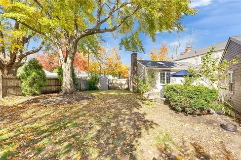 16 Highview Avenue Barrington RI 02806