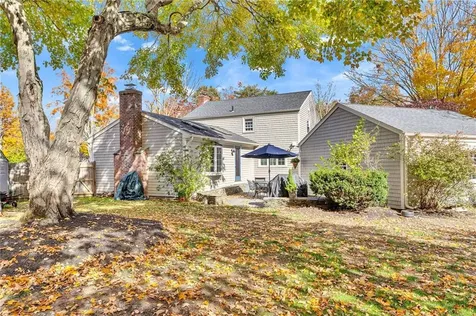 16 Highview Avenue Barrington RI 02806