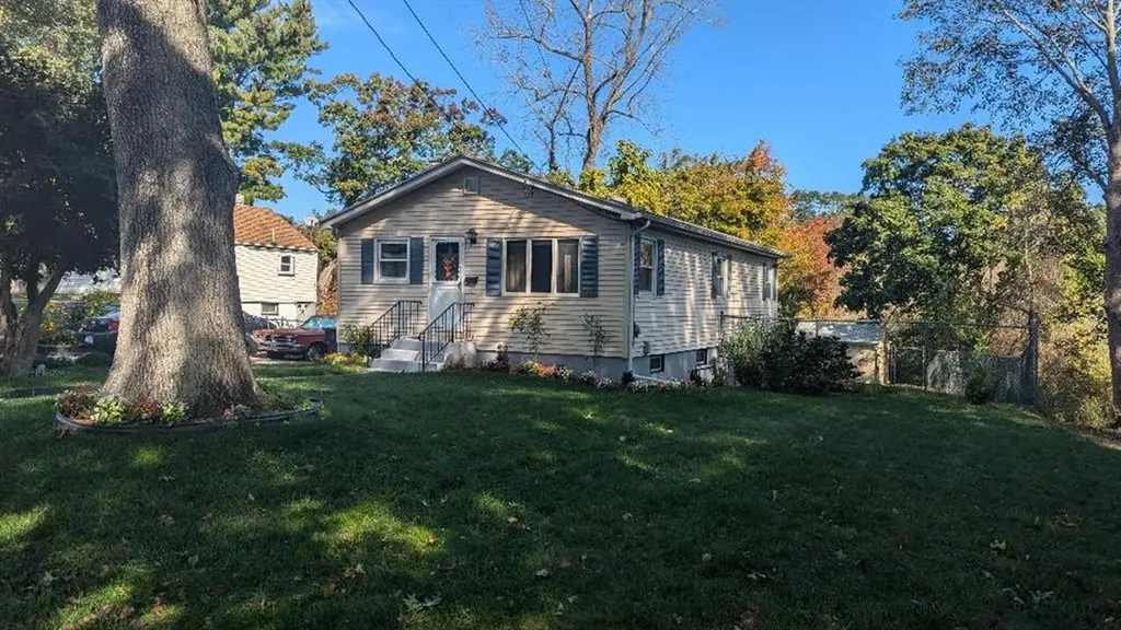 80 Hollywood Avenue Warwick RI 02888