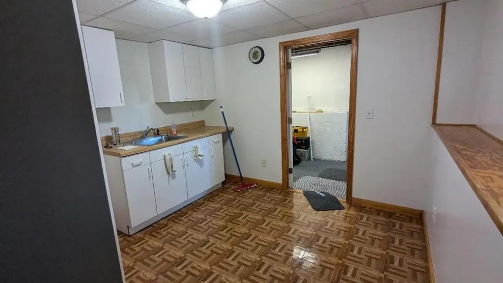 80 Hollywood Avenue Warwick RI 02888