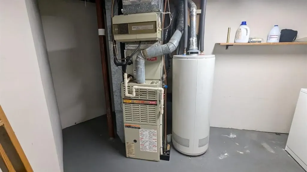 80 Hollywood Avenue Warwick RI 02888