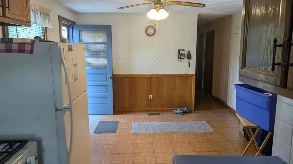 80 Hollywood Avenue Warwick RI 02888