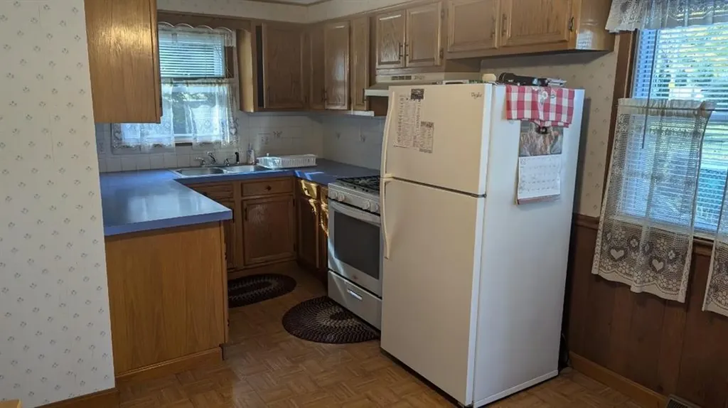 80 Hollywood Avenue Warwick RI 02888