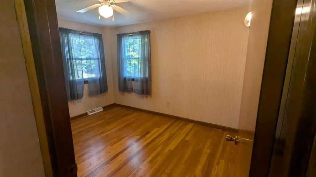 80 Hollywood Avenue Warwick RI 02888