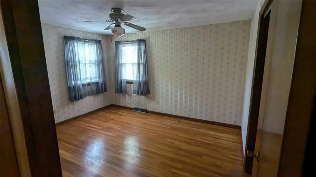 80 Hollywood Avenue Warwick RI 02888