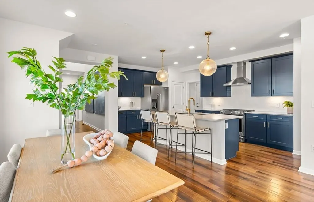 32 East Point Drive East Providence RI 02916